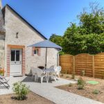 L'ENTREE DU GITE ET SA TERRASSE PRIVATIVE