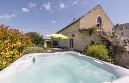 SPA capacité 5 personnes, dans le Jardin du Gîte (photo du propriétaire) Gîte n°37G17373 Lerné - Indre-et-Loire - SPA capacité 5 personnes, dans le Jardin du Gîte (photo du propriétaire)