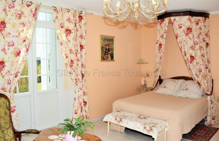 Chambre d'h&ocirc;tes n&deg;37G8441 Saint-Martin-le-Beau - Indre-et-Loire - CHAMBRE ROMANTIQUE