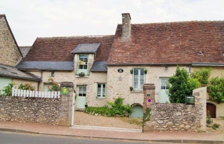 G&icirc;te n&deg;37G4572 Cigogn&eacute; - Indre-et-Loire - Entr&eacute;e sur la rue (photo du propri&eacute;taire)