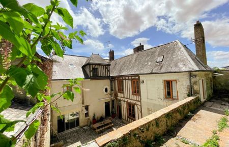 G&icirc;te de groupe n&deg;37G25061 Ch&acirc;teau-Renault - Indre-et-Loire - photo