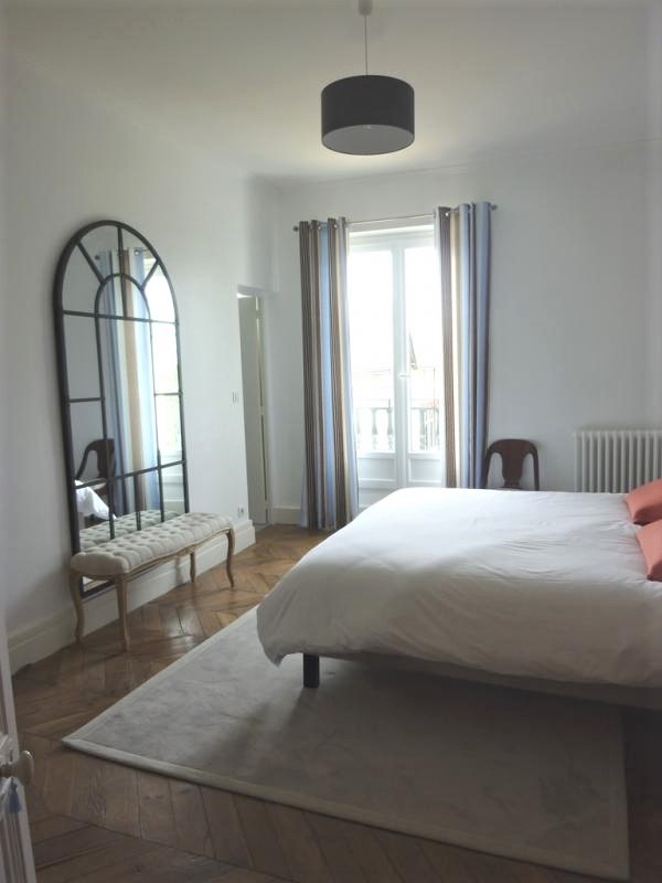 Chambre Harmonie dans son ambiance bleue et brune. Literie grand confort 180x200 ou 2 lits jumeaux 90x200. photo 9