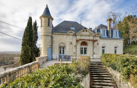 G&icirc;te de groupe n&deg;37G23601 Chinon - Indre-et-Loire - photo
