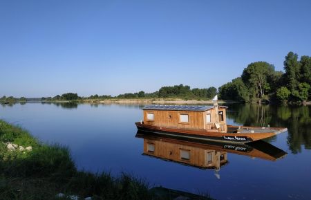 Bateau à quai41G10396 Saint-Dyé-sur-Loire - Loir-et-Cher - photo