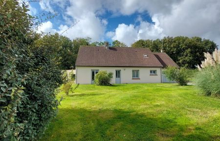 G&icirc;te n&deg;41G565 Chissay-en-Touraine - Loir-et-Cher - fa&ccedil;ade devant (photo du propri&eacute;taire)