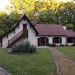 G&icirc;te dans la for&ecirc;t 
