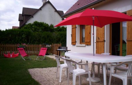 Le jardin privatif et clos.
Le mobilier de jardin permet de profiter de la douceur du climat de la région Gîte n°41G1049 Montlivault - Loir-et-Cher - Le jardin privatif et clos.
Le mobilier de jardin permet de profiter de la douceur du climat de la région