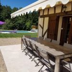 Terrasse avec vue sur la piscine Terrasse avec vue sur la piscine